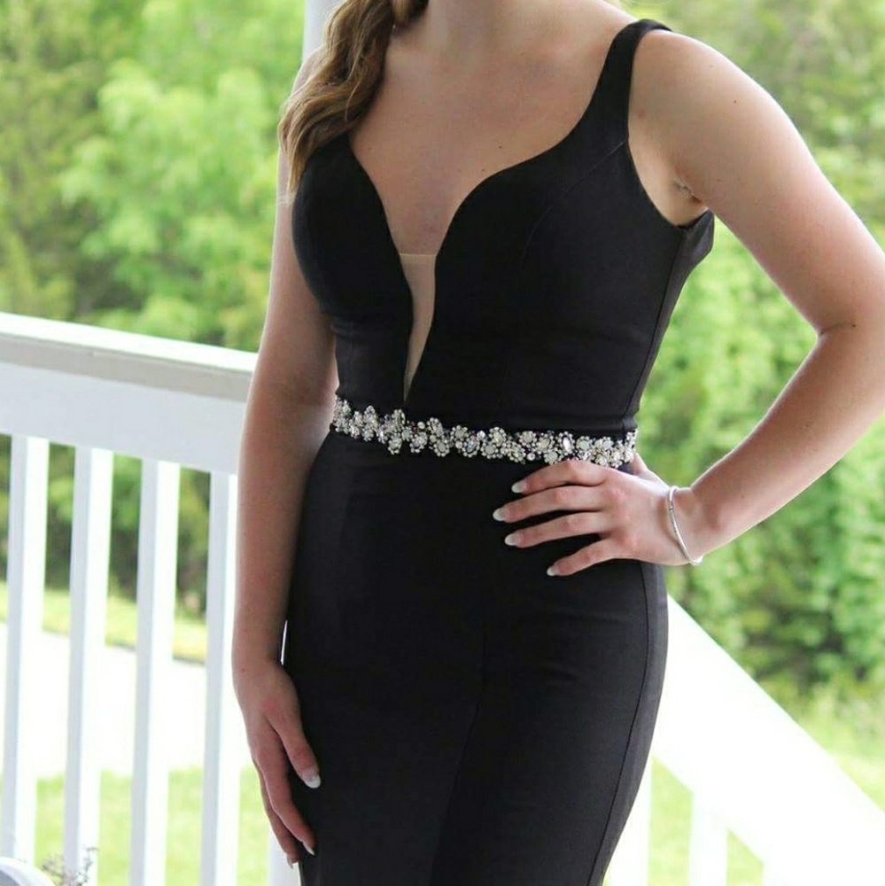 Elegant black evening gown - Picture 2 of 7